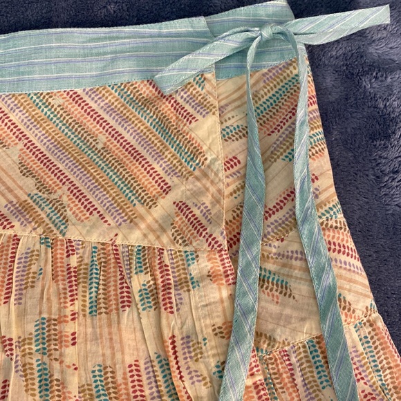 Short Sporty Wrap Around  Skirt - Picture 2 of 4